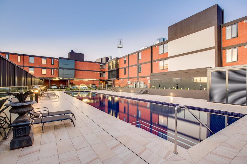 Luxury Four Bedroom Apartment With Swimming Pool Wagga Wagga Exterior foto